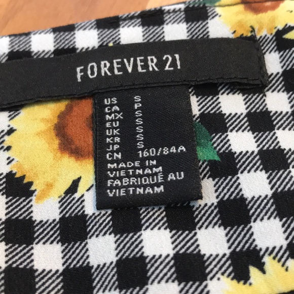Forever 21 romper - Picture 3 of 5